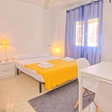 Low Cost Room マラガ エクステリア 写真