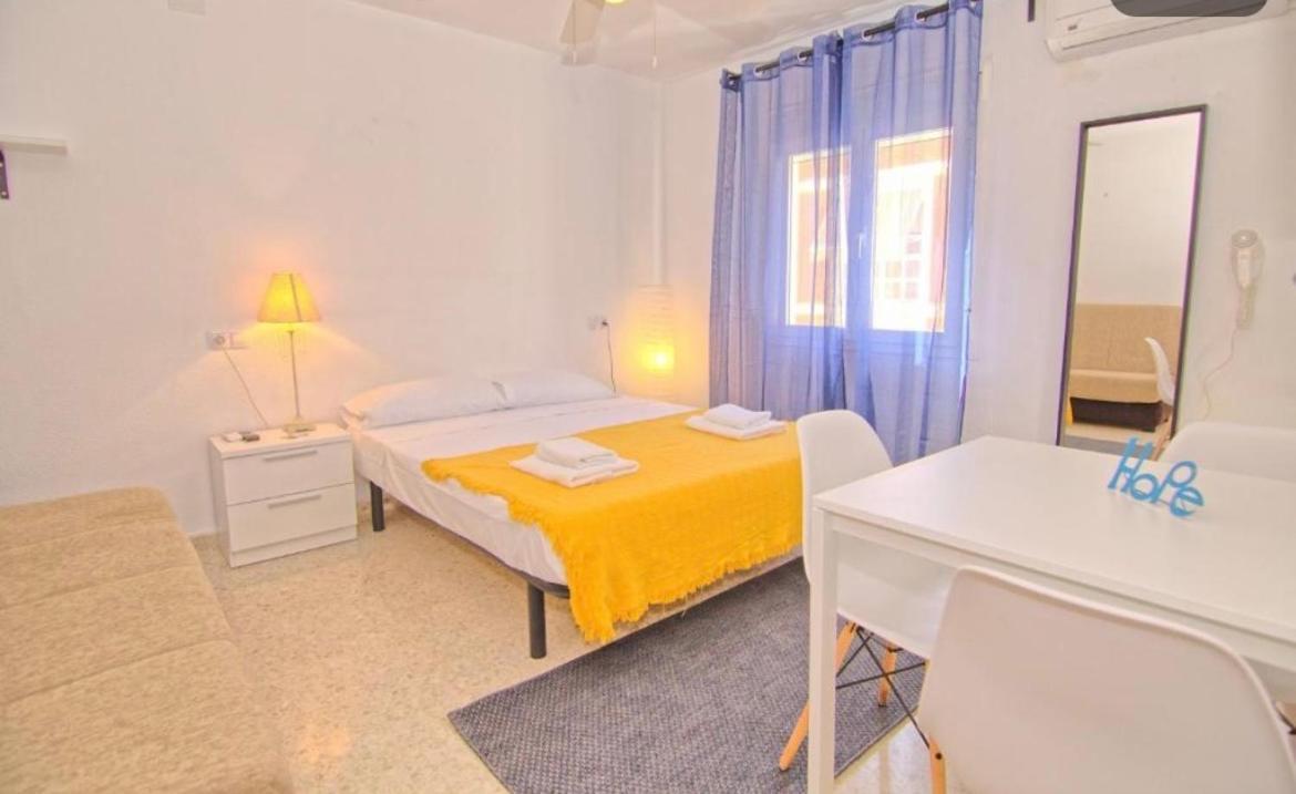 Low Cost Room マラガ エクステリア 写真