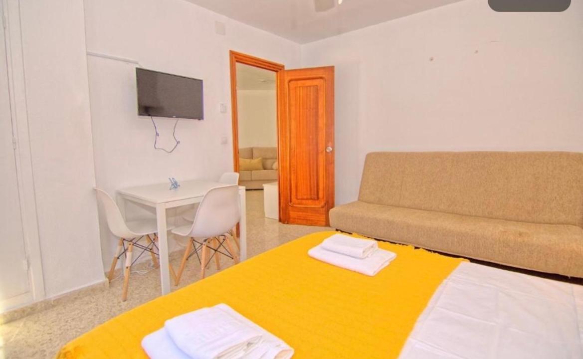 Low Cost Room マラガ エクステリア 写真