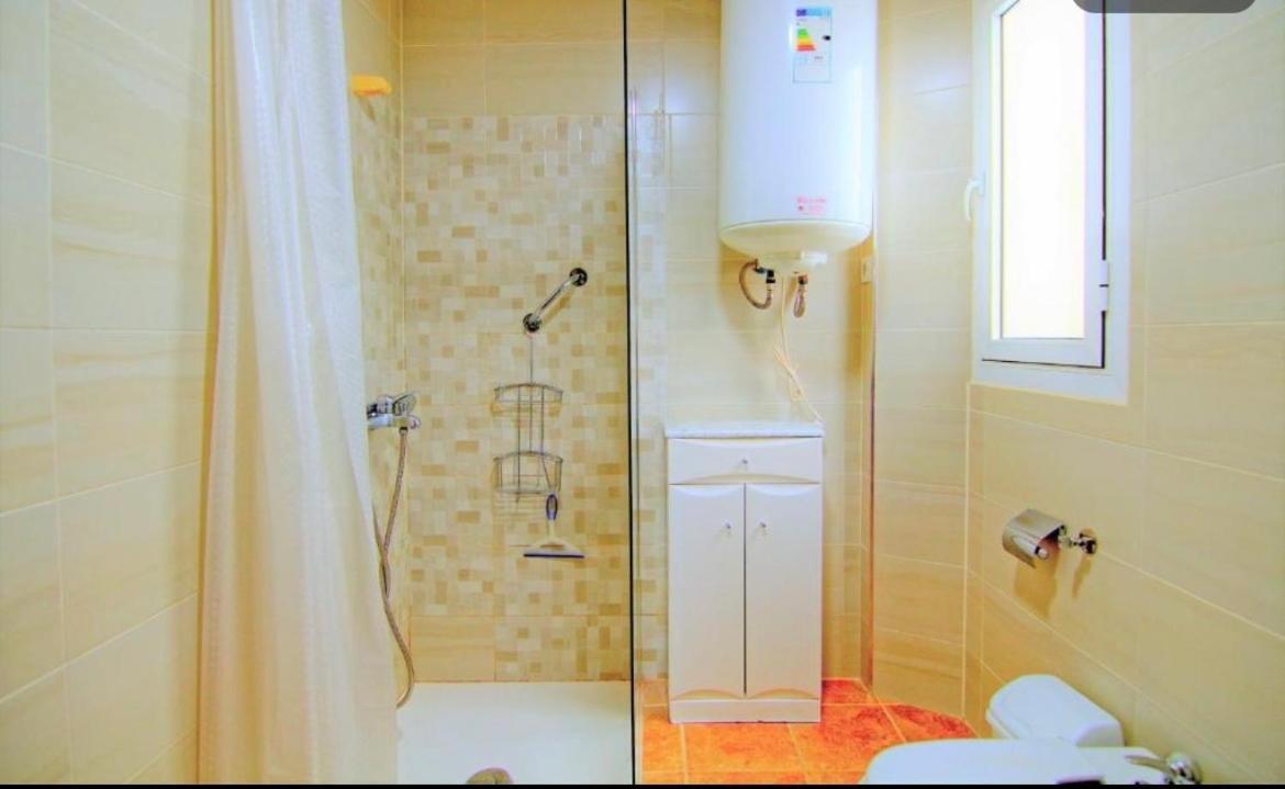 Low Cost Room マラガ エクステリア 写真